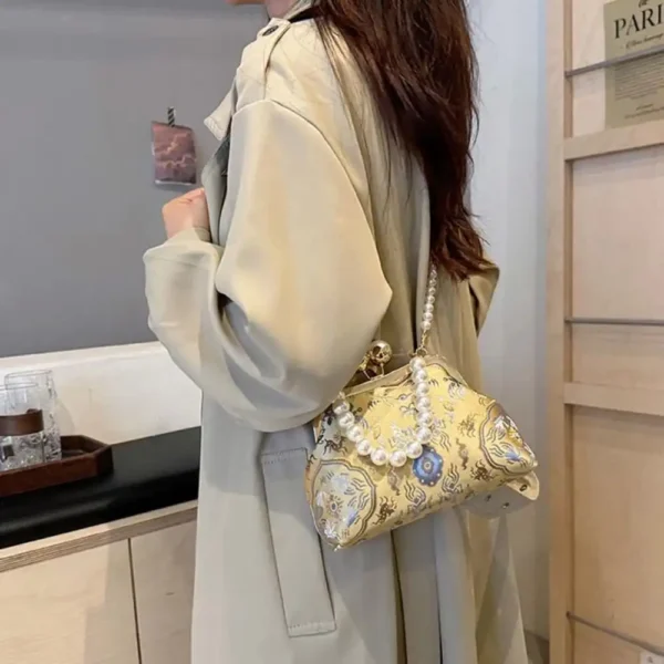 Chinese Pearl Embroidery Clutch Bag